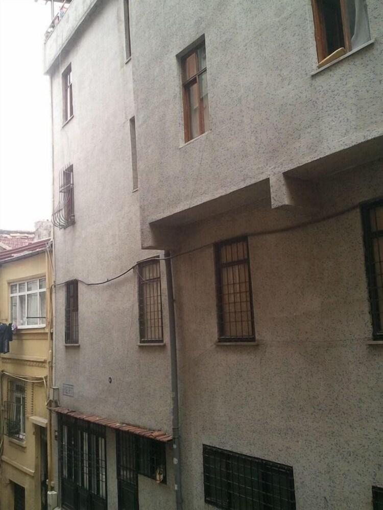 איסטמבול Nelly Guesthouse מראה חיצוני תמונה